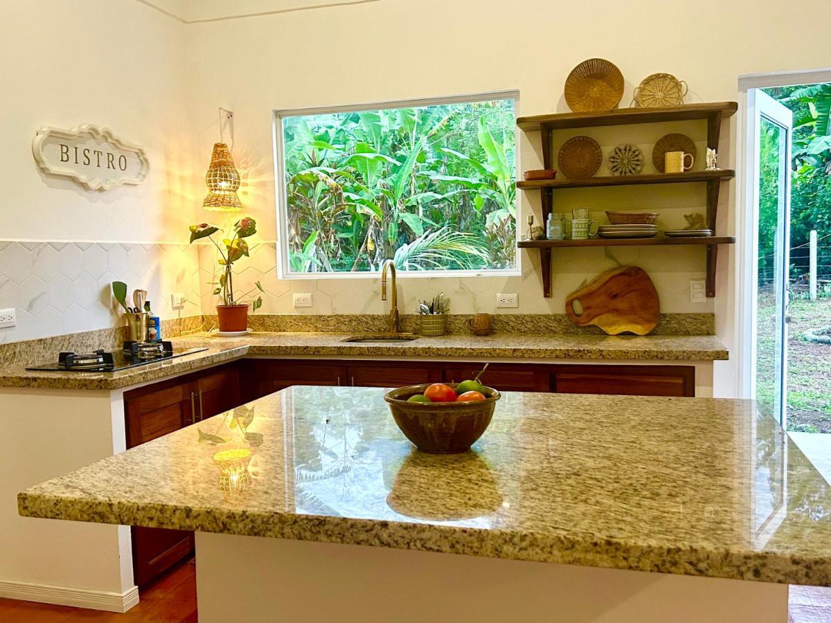 Casa Martin Cahuita Charming Spanish Home Kültér fotó
