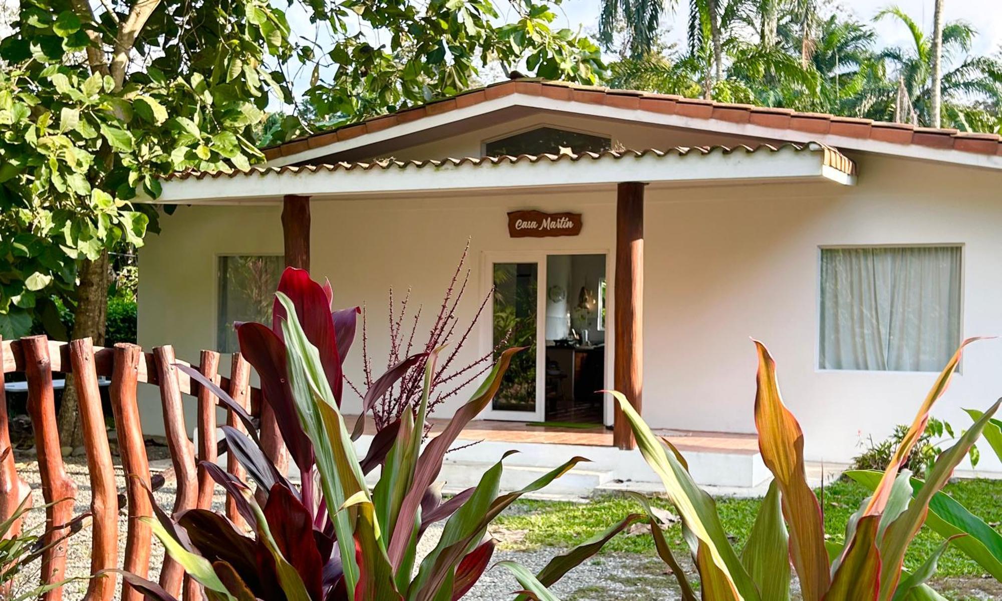 Casa Martin Cahuita Charming Spanish Home Kültér fotó